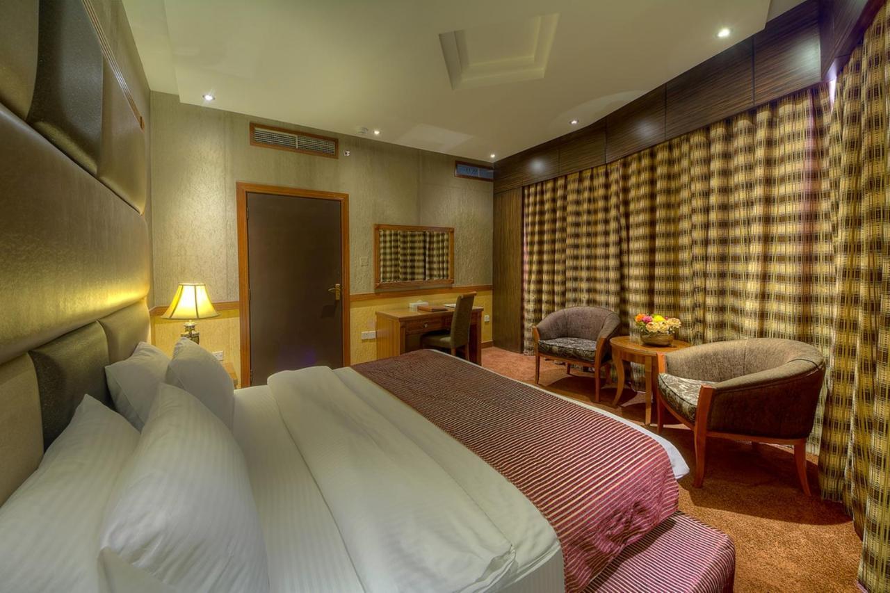Delmon Palace Hotel Dubai Exterior photo